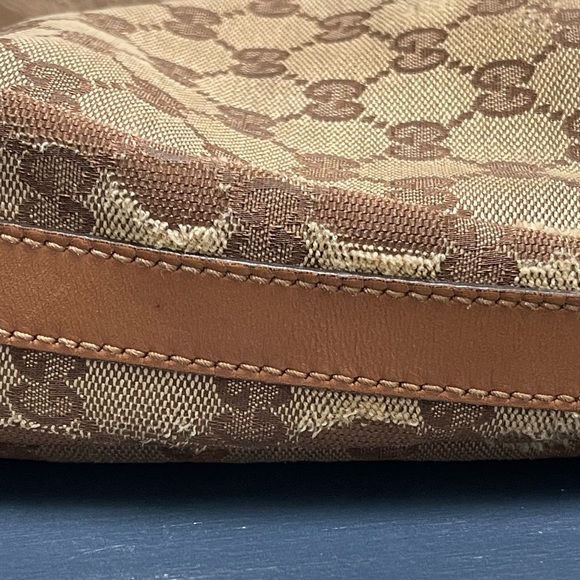 Gucci Monogram Hobo with hood and silver hardware - Picture 9 of 16